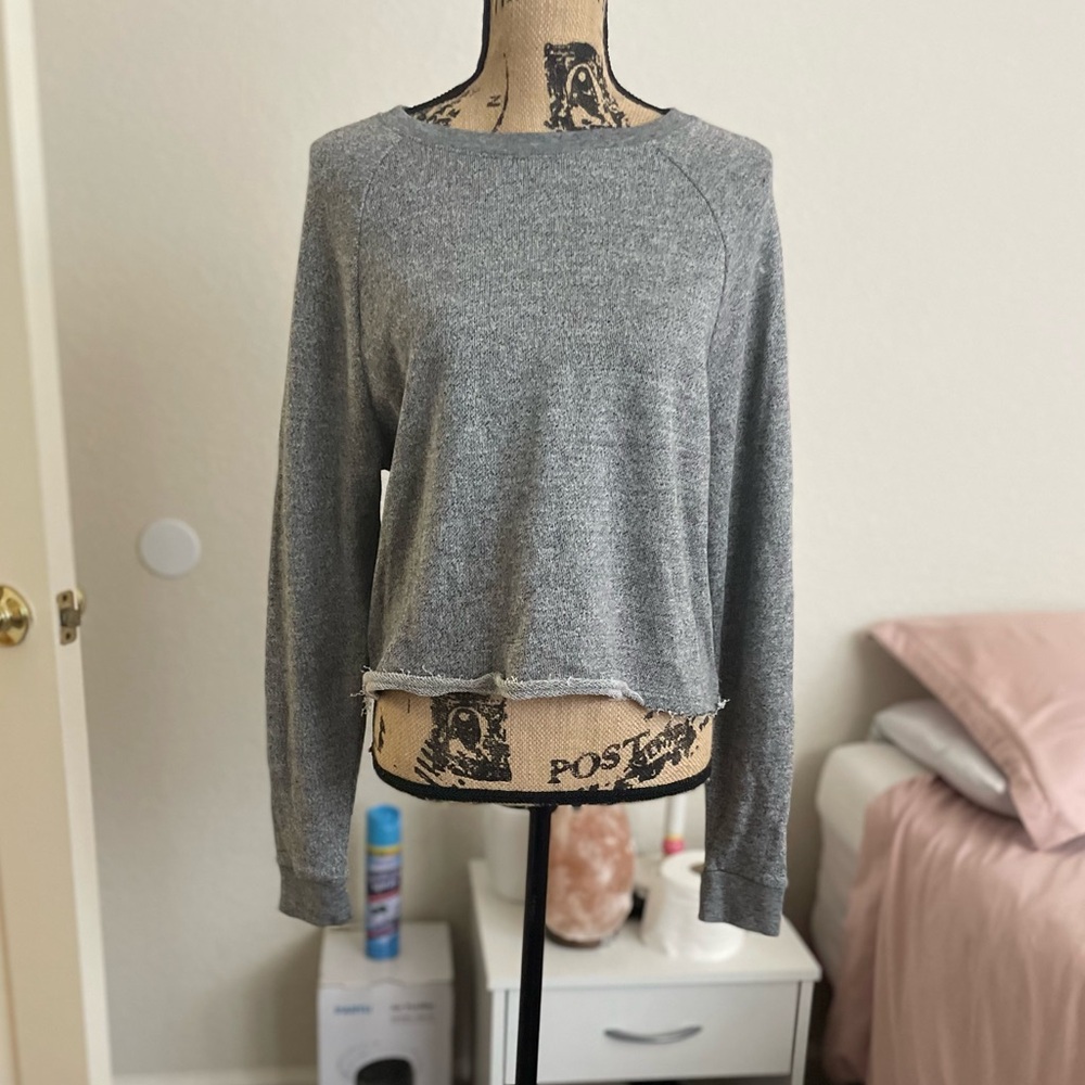 Gray Long Sleeve Crop Top